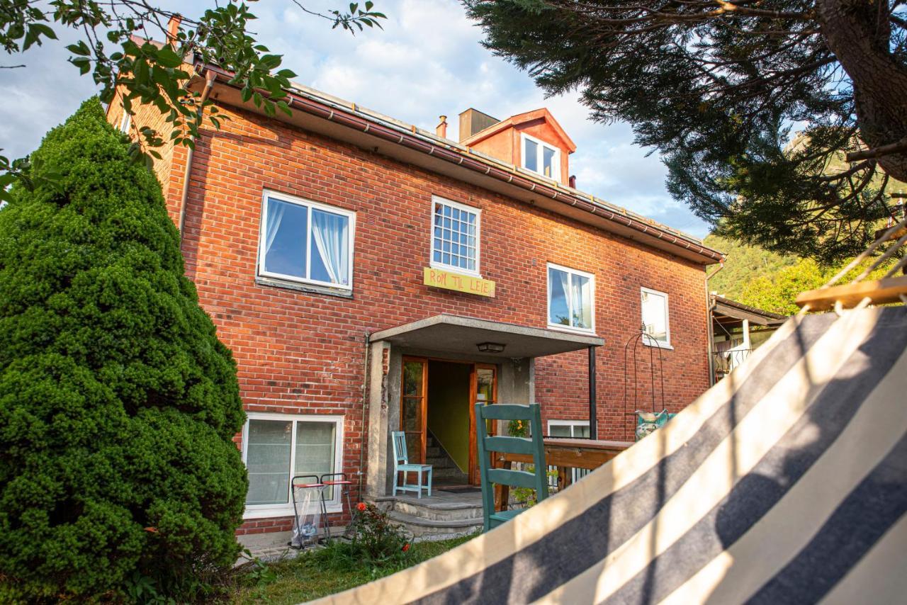 Tiglkak Hostel Åndalsnes Buitenkant foto